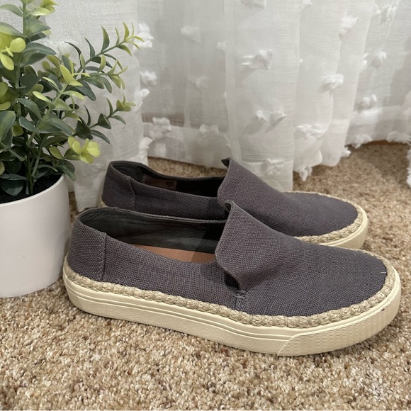 Toms Gray Canvas Espadrille Slip-On Flats - Picture 2 of 7